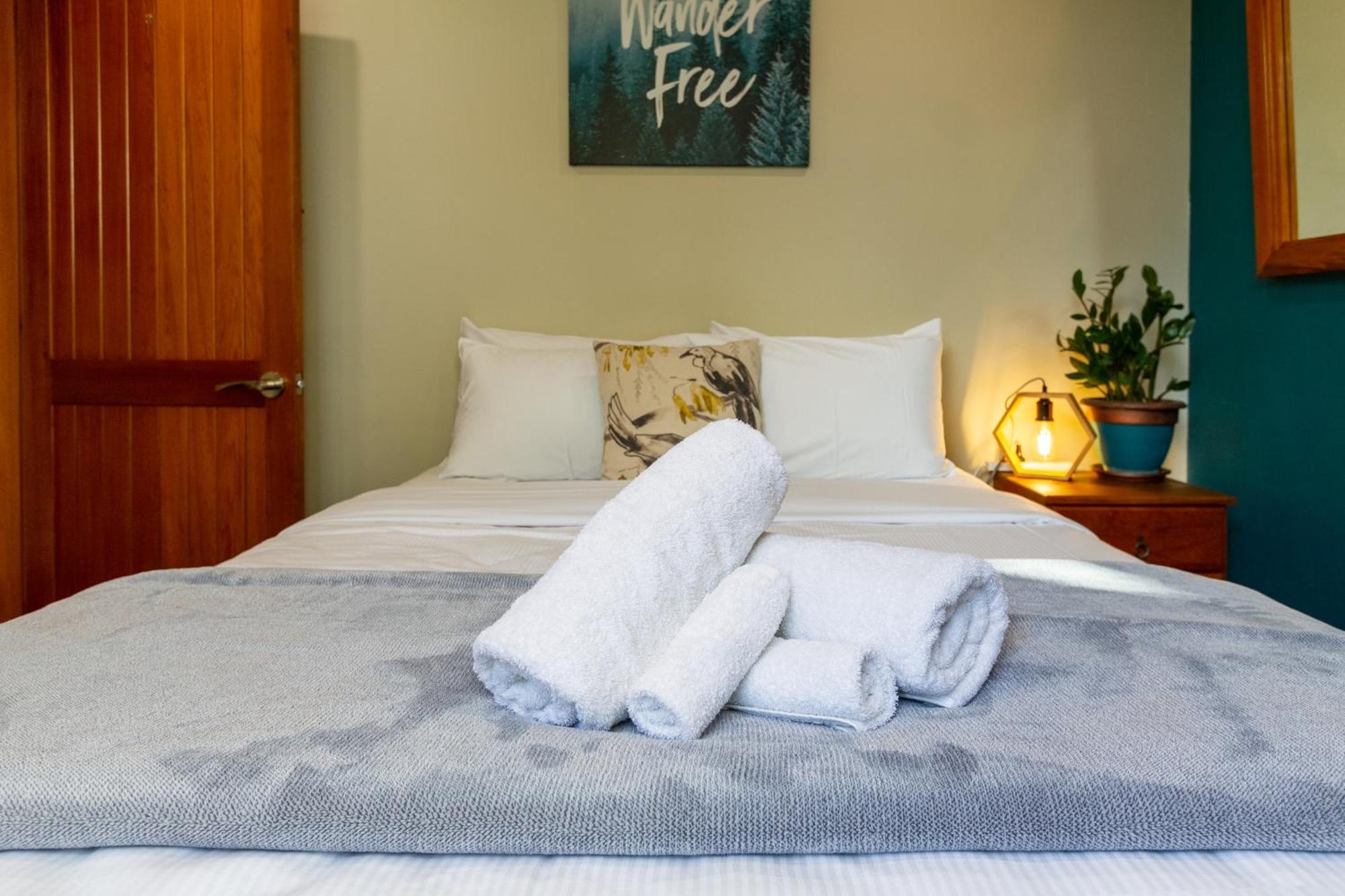 כרייסטצ'רץ' Sherwood Lodge 4-Bedroom Holiday Home With Spectacular Views מראה חיצוני תמונה