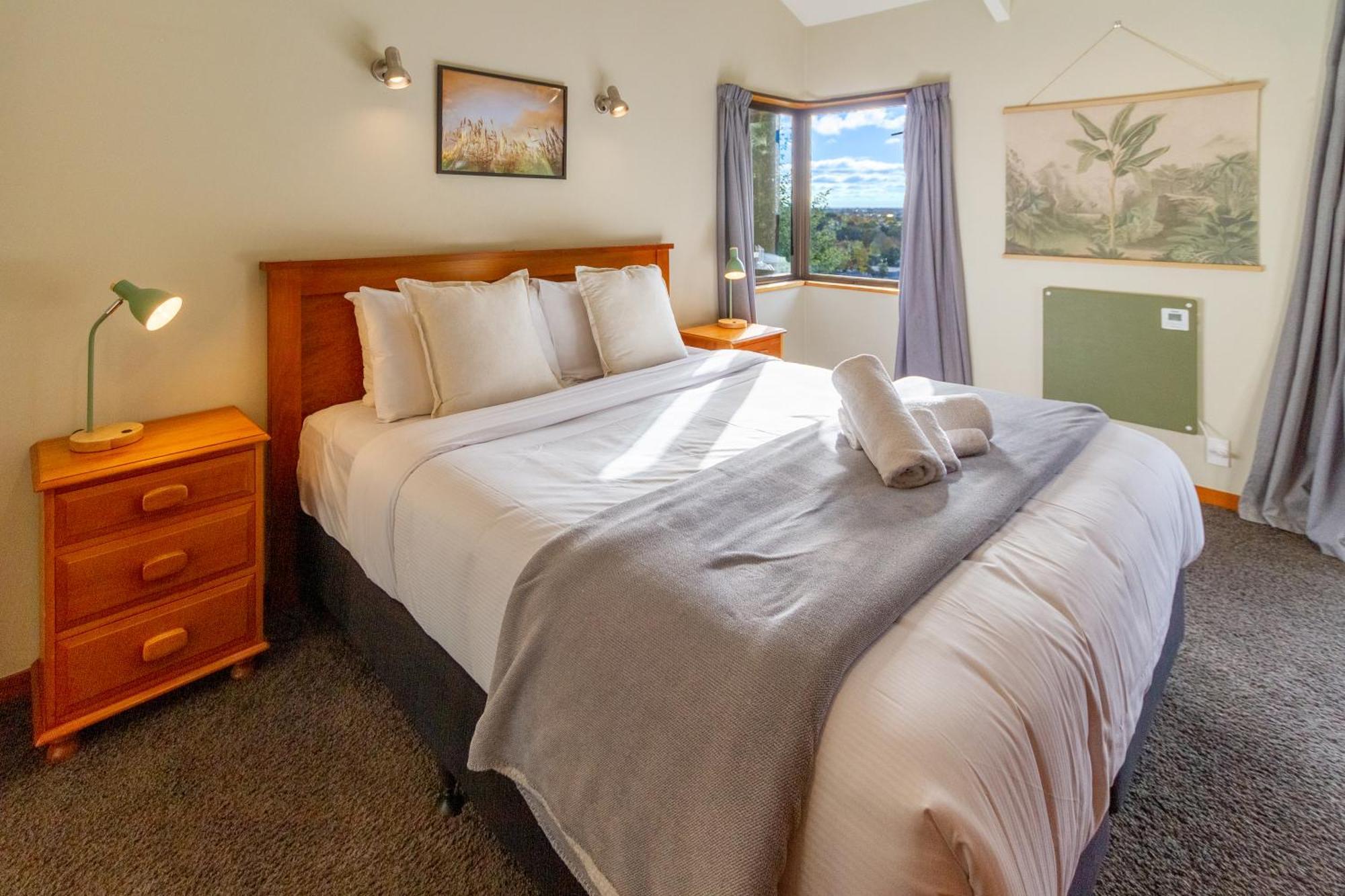 כרייסטצ'רץ' Sherwood Lodge 4-Bedroom Holiday Home With Spectacular Views מראה חיצוני תמונה